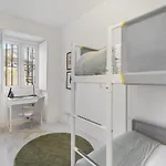 Whome Lisbon's Kept Secret: 2-bed W/ac & Patio * Lisboa