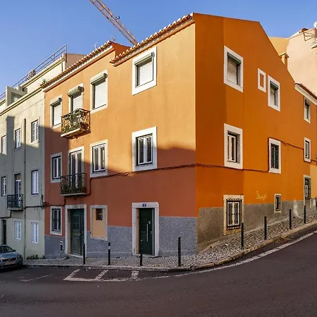 Whome Lisbon's Kept Secret: 2-bed W/ac & Patio Daire *