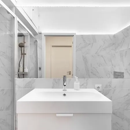 Whome Lisbon's Kept Secret: 2-bed W/ac & Patio * 리스본