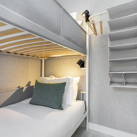 Whome Lisbon's Kept Secret: 2-bed W/ac & Patio * ליסבון