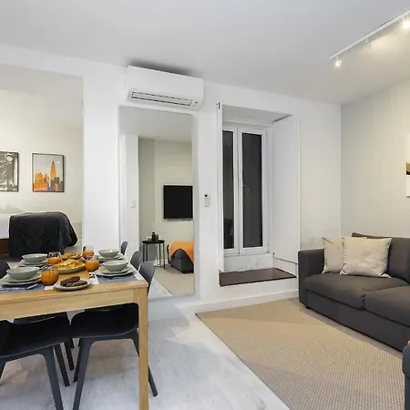 Whome Lisbon's Kept Secret: 2-bed W/ac & Patio דירה